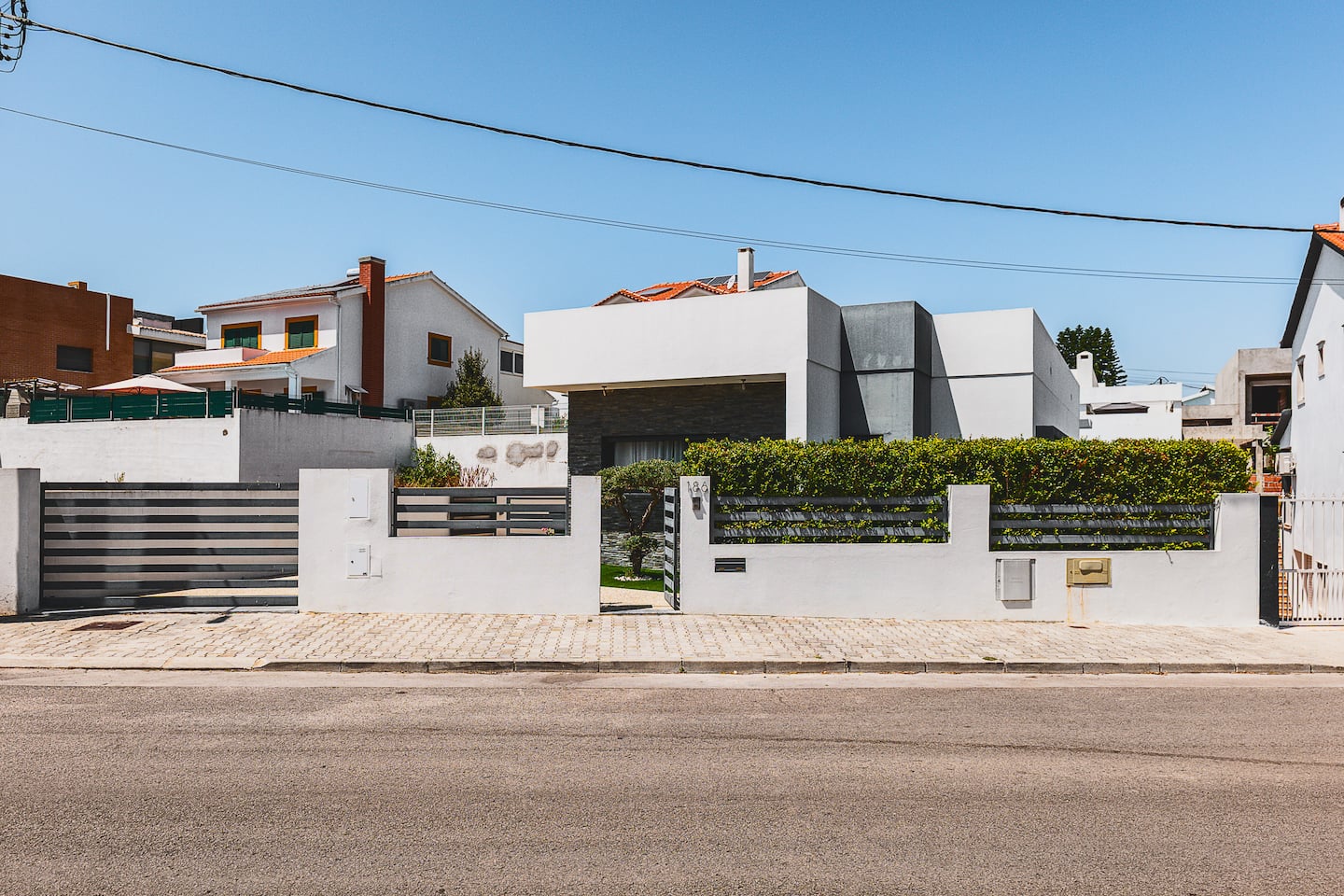 Façade contemporaine de la villa